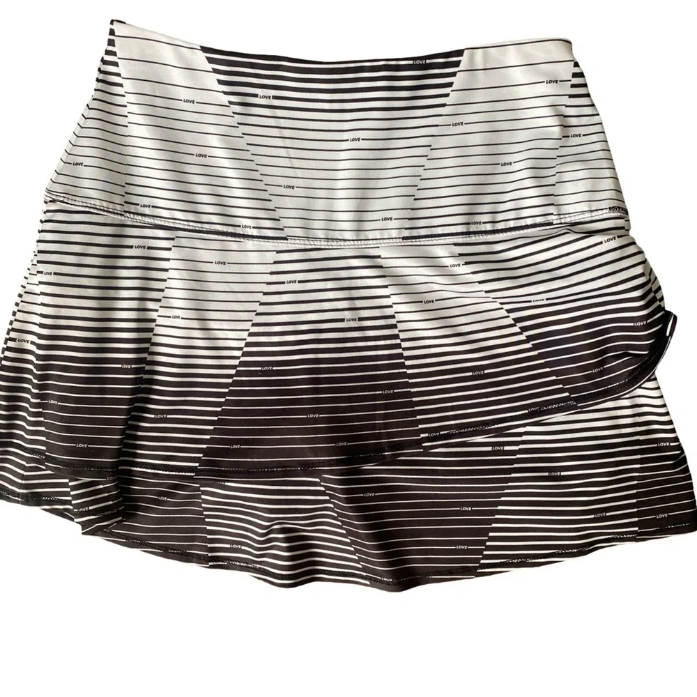 Lucky in Love  Love Skort- S black & white tiered ,
